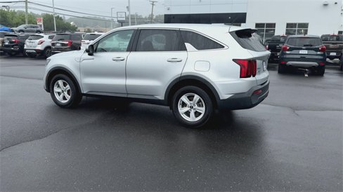 Used 2021 Kia Sorento LX image 6