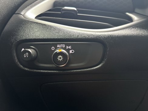 Used 2019 Chevrolet Malibu LS image 37