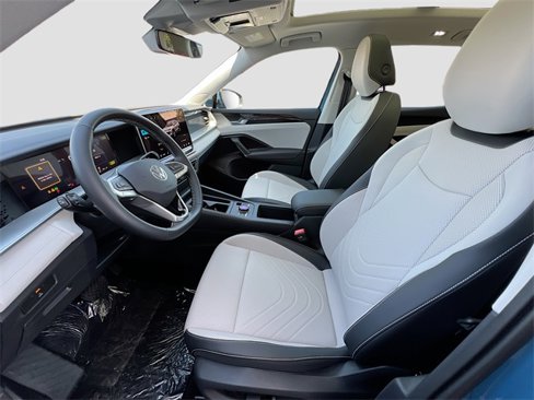 New 2025 Volkswagen Tiguan SE image 20