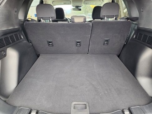 Used 2022 Ford Escape SE w/ SE Sport Appearance Package image 11