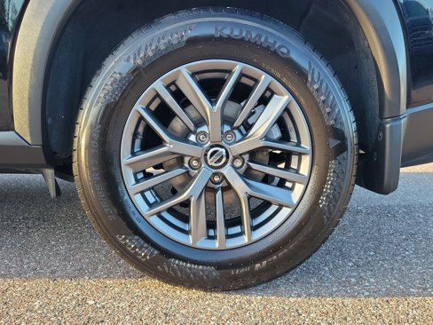 Certified 2021 Nissan Rogue S image 7