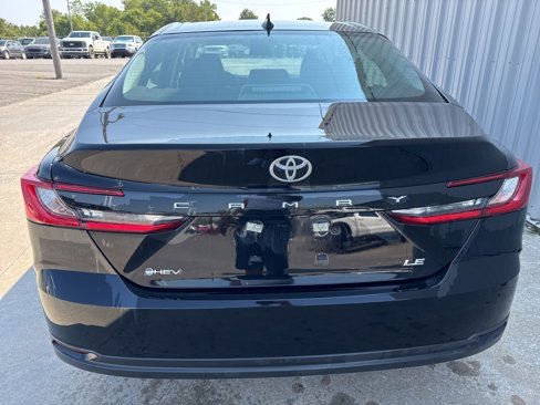 Used 2025 Toyota Camry LE image 6