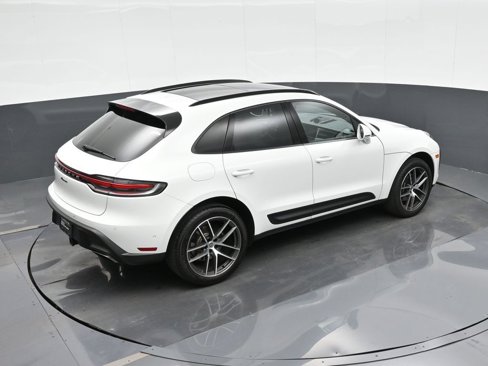 Used 2025 Porsche Macan image 29