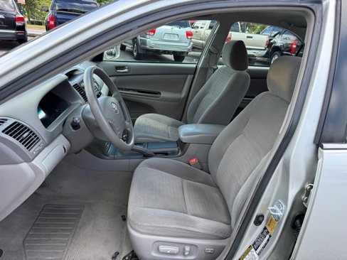 Used 2005 Toyota Camry LE image 9