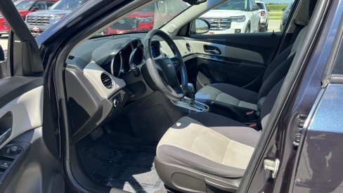 Used 2014 Chevrolet Cruze LS image 2