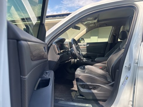 Used 2024 Volkswagen Atlas SEL Premium R-Line image 7