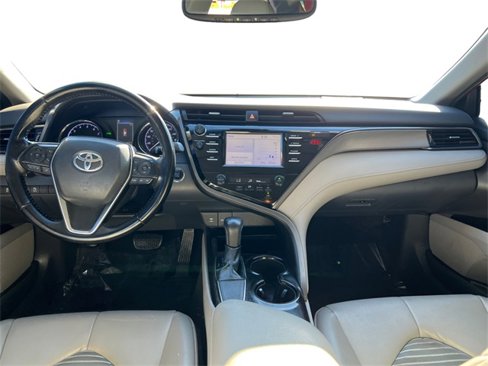 Certified 2019 Toyota Camry SE w/ Convenience Package image 12