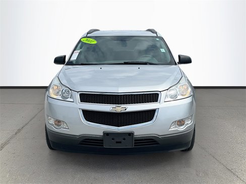 Used 2011 Chevrolet Traverse LS image 2