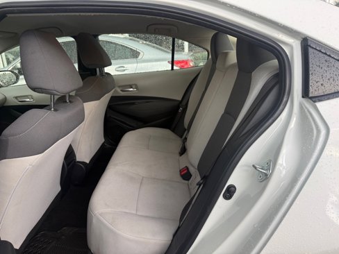 Used 2021 Toyota Corolla L image 26