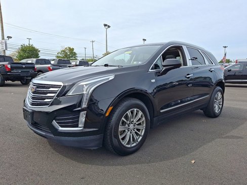 Used 2018 Cadillac XT5 Luxury w/ Driver Awareness Package image 3