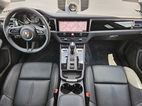 Certified 2024 Porsche Macan image 34