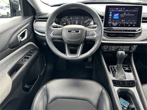 Certified 2022 Jeep Compass Latitude image 14