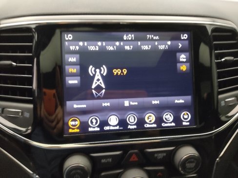 Used 2019 Jeep Grand Cherokee Limited w/ Luxury Group II image 25