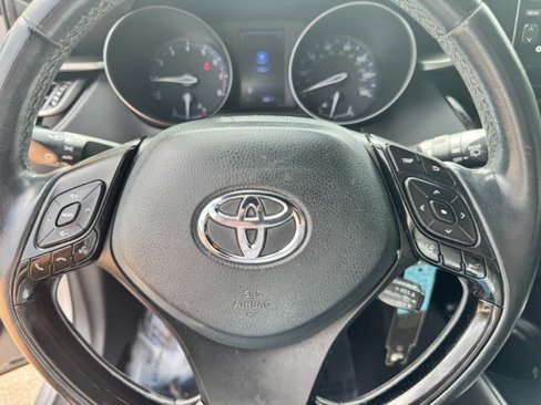 Used 2018 Toyota C-HR XLE image 20