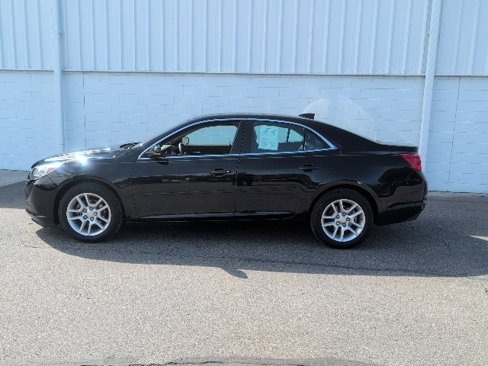 Used 2016 Chevrolet Malibu LT w/ Power Convenience Package image 3