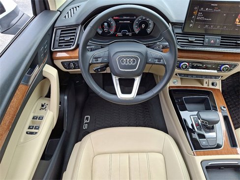 Certified 2022 Audi Q5 2.0T Premium Plus w/ Premium Plus Package image 12
