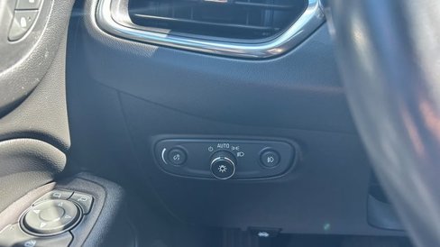 Used 2019 Chevrolet Equinox Premier image 22
