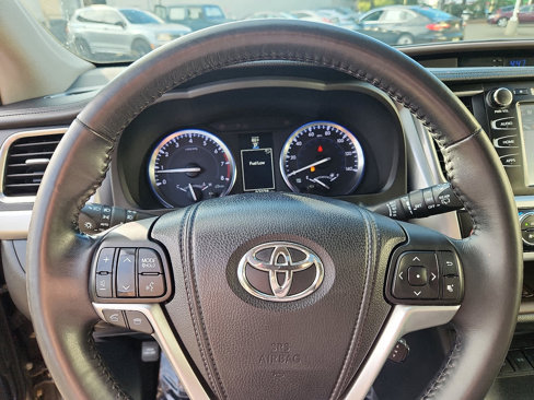 Used 2015 Toyota Highlander XLE image 22