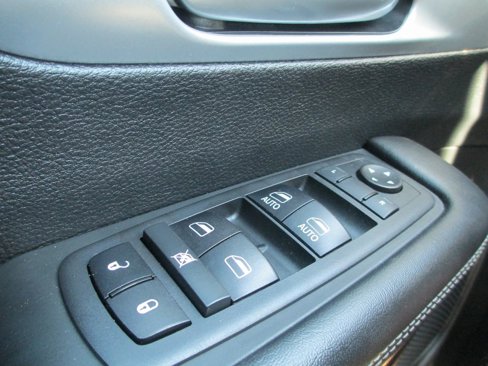 Used 2018 Chrysler Pacifica Touring-L w/ Premium Audio Group image 25