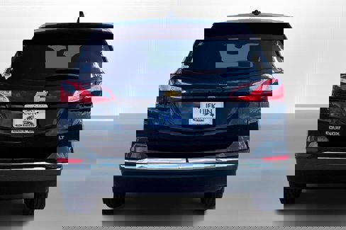 Used 2021 Chevrolet Equinox LT image 3