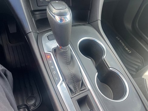 Used 2019 Chevrolet Equinox LS image 31