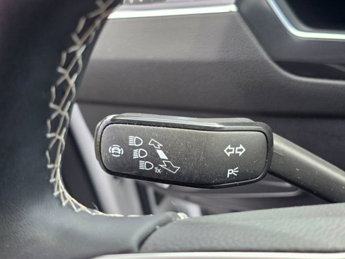 Used 2022 Volkswagen Tiguan SE image 35