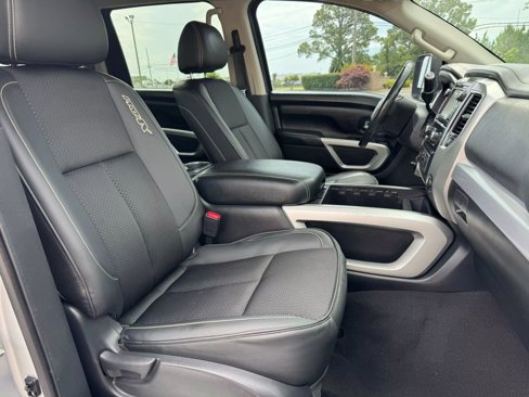 Used 2017 Nissan Titan PRO-4X image 25
