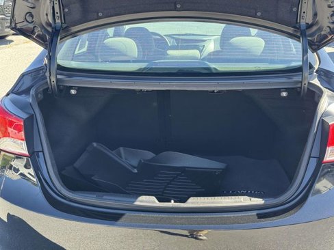 Used 2013 Hyundai Elantra GLS image 13