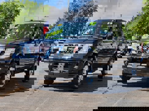 Used 2017 Nissan Frontier SV image 4