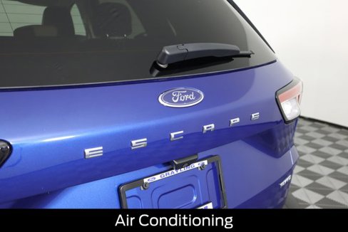Used 2022 Ford Escape SE image 27