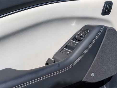 Used 2022 Ford Mustang Mach-E Premium image 16