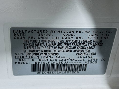 Used 2022 Nissan Versa SV image 12