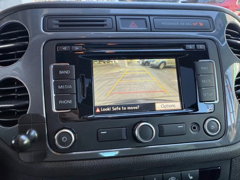 Used 2013 Volkswagen Tiguan S image 28