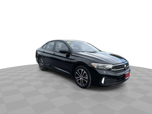 Used 2024 Volkswagen Jetta Sport image 2