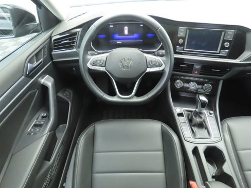 Certified 2024 Volkswagen Jetta SE image 11