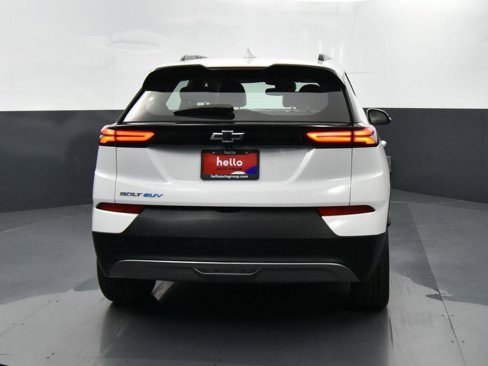 Used 2022 Chevrolet Bolt EUV LT w/ Convenience Package image 29