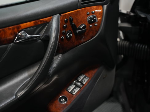 Used 2005 Mercedes-Benz CL 55 AMG image 23