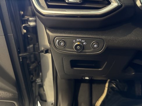 Used 2021 Chevrolet TrailBlazer LT image 31