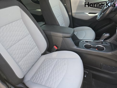 Used 2018 Chevrolet Equinox LS image 9