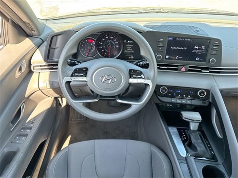 Used 2023 Hyundai Elantra SEL image 14