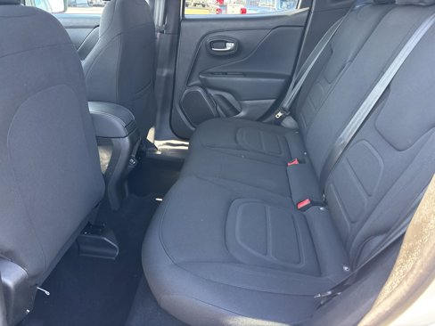 Used 2022 Jeep Renegade Latitude image 19