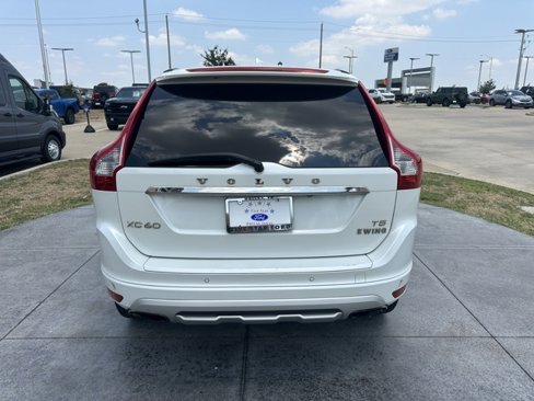 Used 2017 Volvo XC60 T5 Dynamic w/ Preferred Option Package image 5