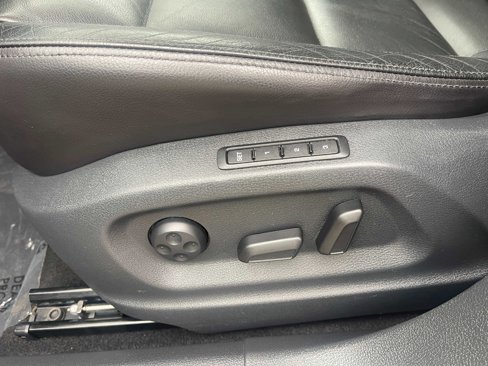 Used 2016 Volkswagen Tiguan SEL image 22