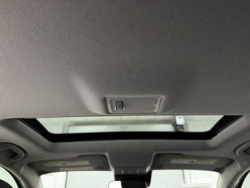 Used 2019 Chevrolet Trax Premier image 32
