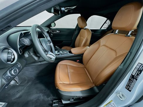 Used 2022 Alfa Romeo Giulia Ti image 22
