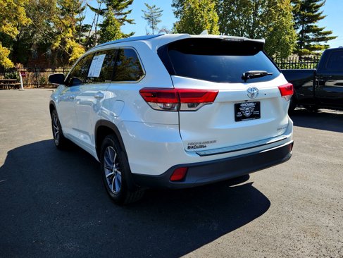Used 2017 Toyota Highlander AWD V6 image 6