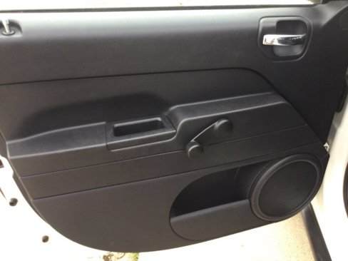 Used 2010 Jeep Compass Sport image 8