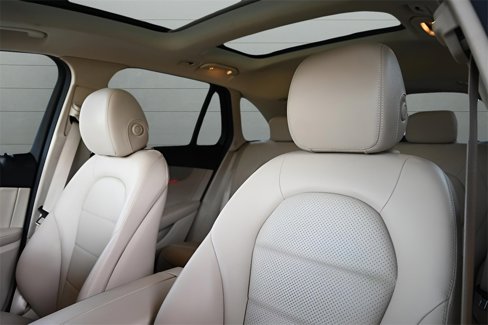 Used 2020 Mercedes-Benz GLC 300 4MATIC image 2