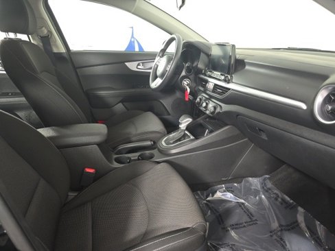 Used 2023 Kia Forte LXS image 11