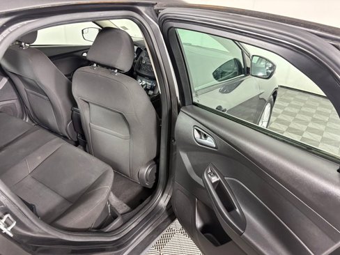 Used 2015 Ford Focus SE image 27